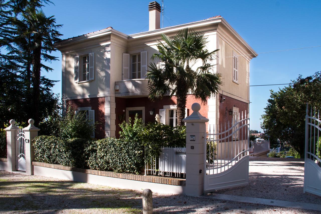 Residenza Ambrogi Acomodação com café da manhã Urbino Exterior foto