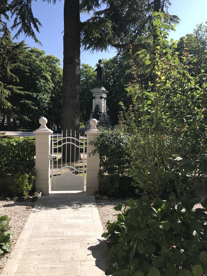 Residenza Ambrogi Urbino Exterior foto